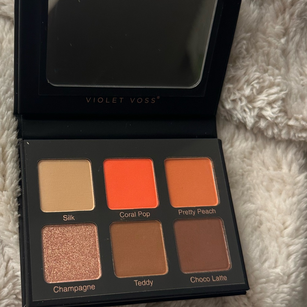 Violet Voss eyeshadow palette BNWOB - Picture 2 of 4
